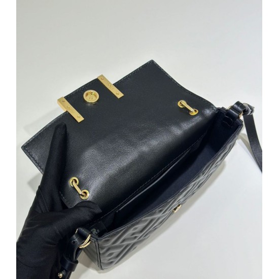 Replica di lusso Borsa 1:1 Fendi Baguette con manico superiore e logo FF impresso Nero Imitazioni Cloni Borsa Replica Fendi Baguette con manico superiore e logo FF impresso Nero firmate