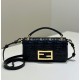 Replica di lusso Borsa 1:1 Fendi Baguette con manico superiore e logo FF impresso Nero Imitazioni Cloni Borsa Replica Fendi Baguette con manico superiore e logo FF impresso Nero firmate