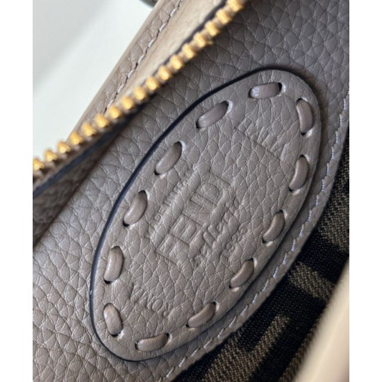 Replica di lusso Borse tote Fendi Roll Mini Selleria Grigia Imitazioni Cloni Borse Replica tote Fendi Roll Mini Selleria Grigia firmate
