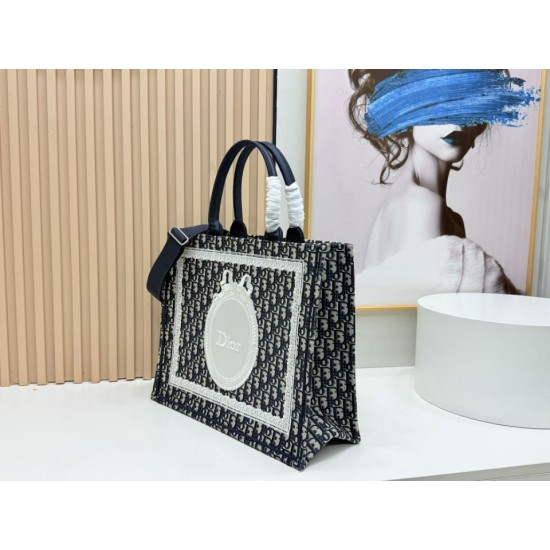 Replica di lusso Borsa da uomo Dior Book Tote Piccola/Media/Grande con ricamo obliquo e tracolla Nero Imitazioni Cloni Borsa da uomo Dior Book Tote Piccola/Media/Grande con ricamo obliquo e tracolla Nero firmate