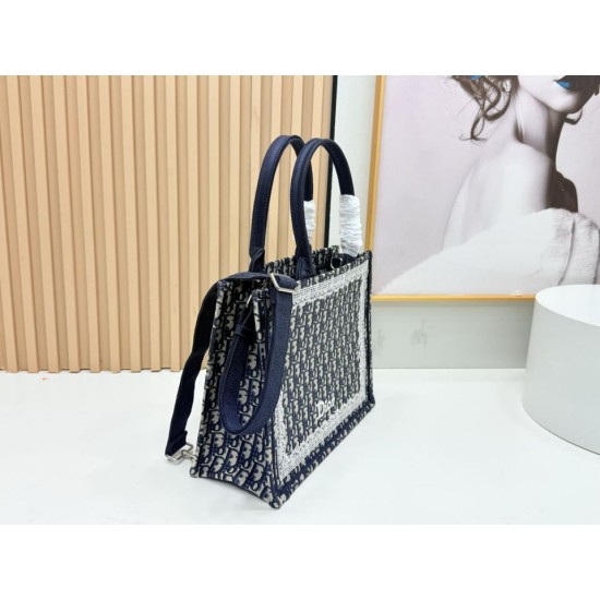 Replica di lusso Borse tote Dior Book con ricami e cornice in pizzo bianco Nero Imitazioni Cloni Borse Replica tote Dior Book con ricami e cornice in pizzo bianco Nero firmate