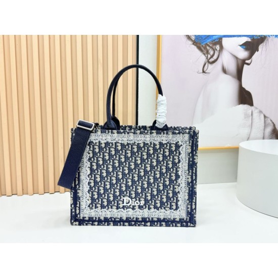 Replica di lusso Borse tote Dior Book con ricami e cornice in pizzo bianco Nero Imitazioni Cloni Borse Replica tote Dior Book con ricami e cornice in pizzo bianco Nero firmate