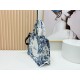 Replica di lusso Imitazioni borse griffate Dior Book Tote piccola/media/grande con ricamo Toile de Jouy blu/bianco Imitazioni Cloni Imitazioni borse griffate Dior Book Tote piccola/media/grande con ricamo Toile de Jouy blu/bianco firmate