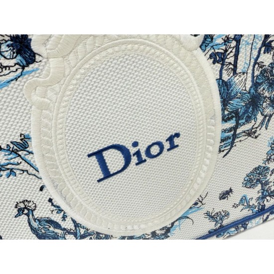 Replica di lusso Imitazioni borse griffate Dior Book Tote piccola/media/grande con ricamo Toile de Jouy blu/bianco Imitazioni Cloni Imitazioni borse griffate Dior Book Tote piccola/media/grande con ricamo Toile de Jouy blu/bianco firmate