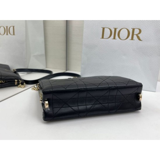 Replica di lusso Borsa Dior Trianon con catena nera Imitazioni Cloni Borsa Dior Trianon con catena nera firmate
