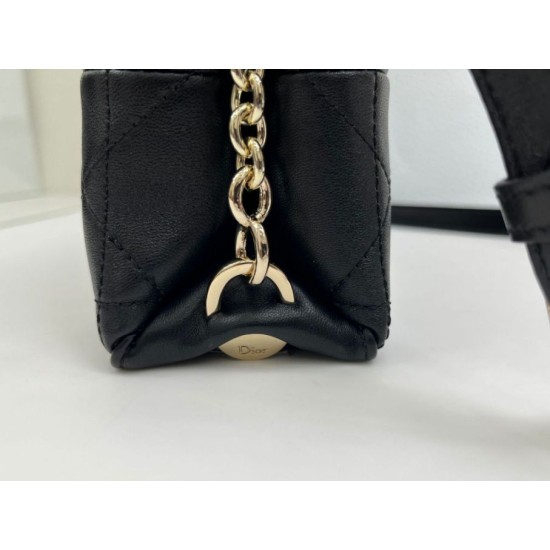 Replica di lusso Borsa Dior Trianon con catena nera Imitazioni Cloni Borsa Dior Trianon con catena nera firmate