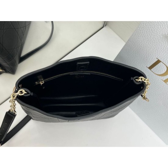 Replica di lusso Borsa Dior Trianon con catena nera Imitazioni Cloni Borsa Dior Trianon con catena nera firmate