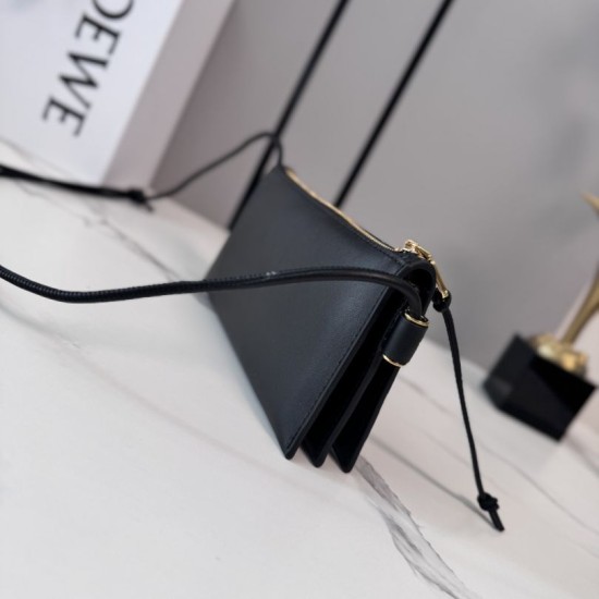 Replica di lusso Borsa Loewe Joya Pouch Nappa Nero Imitazioni Cloni Borsa Loewe Joya Pouch Nappa Nero firmate
