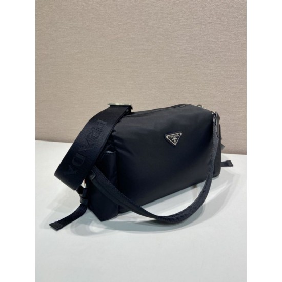Replica di lusso Borsa a tracolla Prada da uomo nylon/saffiano nera Imitazioni Replica Perfetta Borsa a tracolla Prada da uomo nylon/saffiano nera firmate