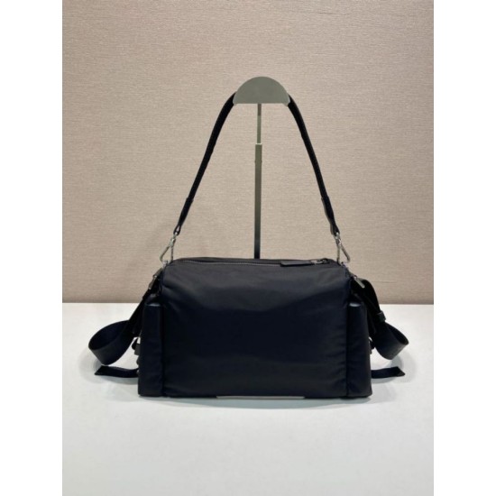 Replica di lusso Borsa a tracolla Prada da uomo nylon/saffiano nera Imitazioni Replica Perfetta Borsa a tracolla Prada da uomo nylon/saffiano nera firmate