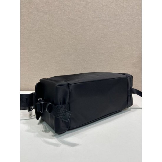 Replica di lusso Borsa a tracolla Prada da uomo nylon/saffiano nera Imitazioni Replica Perfetta Borsa a tracolla Prada da uomo nylon/saffiano nera firmate