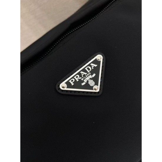 Replica di lusso Borsa a tracolla da uomo Prada nylon/saffiano 2VH192 Nero Imitazioni Cloni Borsa a tracolla da uomo Prada nylon/saffiano 2VH192 Nero firmate