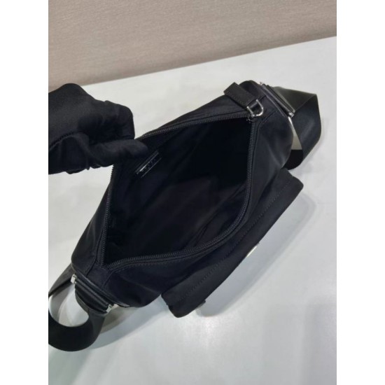 Replica di lusso Borsa a tracolla da uomo Prada nylon/saffiano 2VH192 Nero Imitazioni Cloni Borsa a tracolla da uomo Prada nylon/saffiano 2VH192 Nero firmate