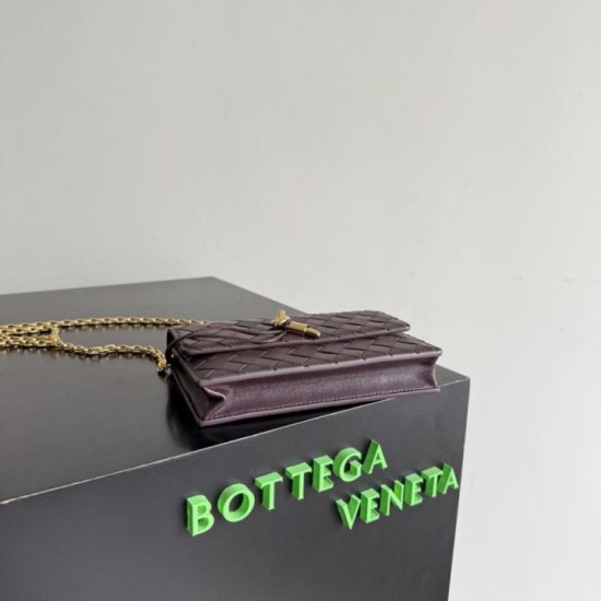 Replica di lusso Borsa a tracolla Andiamo di Bottega Veneta su catena Borgogna Imitazioni Cloni Borsa a tracolla Andiamo di Bottega Veneta su catena Borgogna firmate