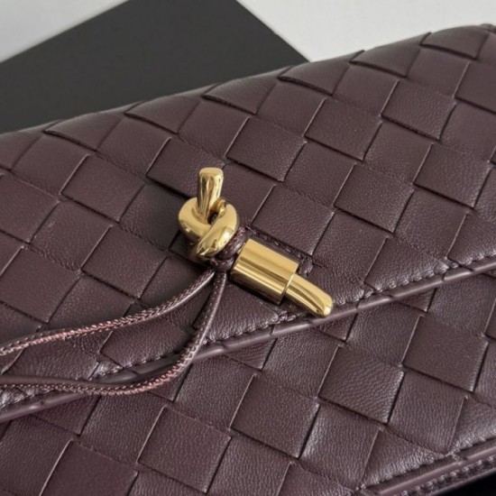 Replica di lusso Borsa a tracolla Andiamo di Bottega Veneta su catena Borgogna Imitazioni Cloni Borsa a tracolla Andiamo di Bottega Veneta su catena Borgogna firmate