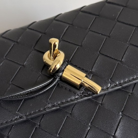 Replica di lusso Borsa a tracolla Andiamo di Bottega Veneta su catena Nero Imitazioni Cloni Borsa a tracolla Andiamo di Bottega Veneta su catena Nero firmate