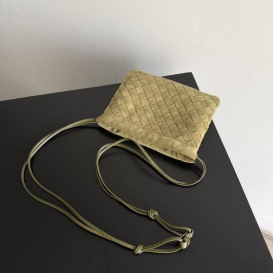 Replica di lusso Bottega Veneta Dustbag Intrecciato Scamosciato verde oliva Imitazioni Cloni Bottega Veneta Dustbag Intrecciato Scamosciato verde oliva firmate