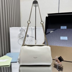 Borse a tracolla Prada Tumulte piccola 1BD395 Bianco