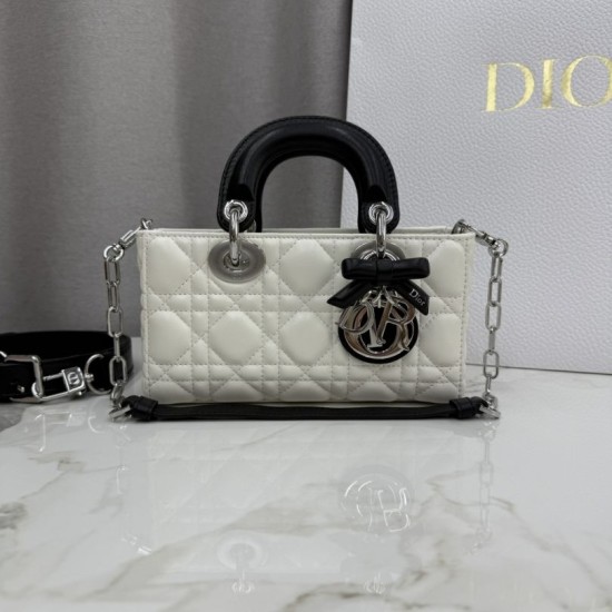 Replica di lusso Borsa 1:1 Dior Lady D-Joy Micro Bag Latte Cannage in pelle di agnello bianca Imitazioni Cloni Borsa Replica Dior Lady D-Joy Micro Bag Latte Cannage in pelle di agnello bianca firmate