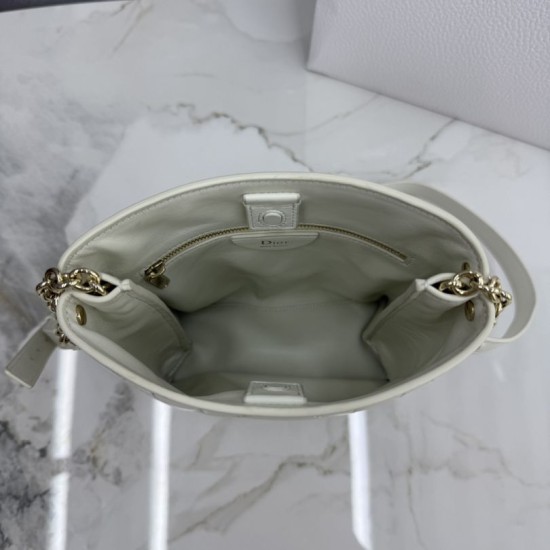 Replica di lusso Borsa Dior Trianon con catena agnello piatta Macrocannage Bianco Imitazioni Cloni Borsa Dior Trianon con catena agnello piatta Macrocannage Bianco firmate