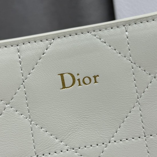 Replica di lusso Borse Dior Trianon con catena piatta macrocannage bianca Imitazioni Cloni Borse Dior Trianon con catena piatta macrocannage bianca firmate