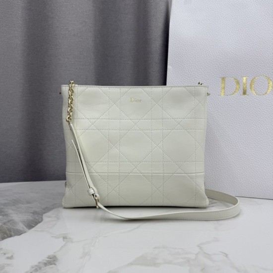 Replica di lusso Borse Dior Trianon con catena piatta macrocannage bianca Imitazioni Cloni Borse Dior Trianon con catena piatta macrocannage bianca firmate