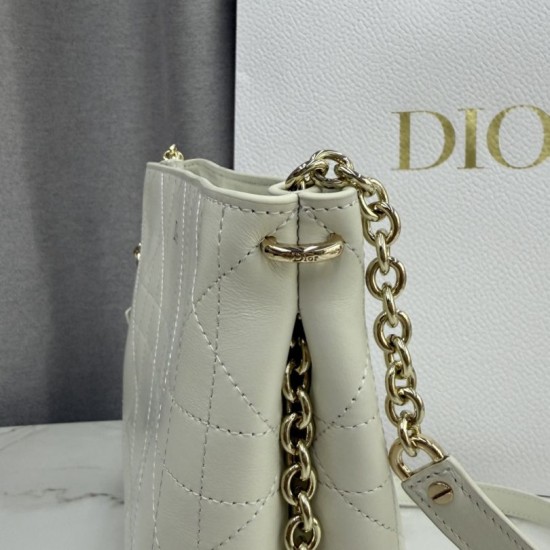 Replica di lusso Borse Dior Trianon con catena piatta macrocannage bianca Imitazioni Cloni Borse Dior Trianon con catena piatta macrocannage bianca firmate