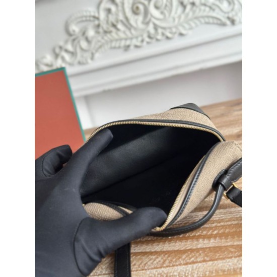 Replica di lusso Marsupio Loro Piana Extra Pocket L19 con maniglia superiore Nero Imitazioni Cloni Marsupio Loro Piana Extra Pocket L19 con maniglia superiore Nero firmate