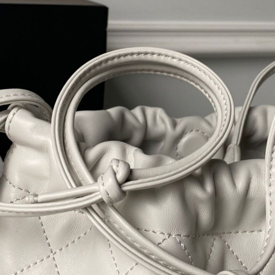 Replica di lusso Borse Alta Qualità a secchiello trapuntata Chanel 25 con coulisse AP5317 Bianca Imitazioni Cloni Borse Replica Alta Qualità a secchiello trapuntata Chanel 25 con coulisse AP5317 Bianca firmate