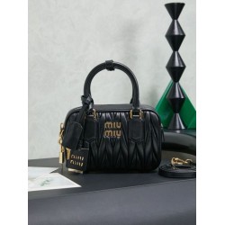 Borsa tote Miu Miu Arcadie nappa trapuntata 5BB123 nera