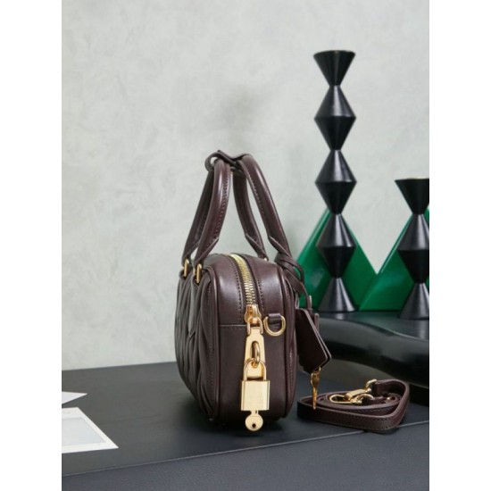 Replica di lusso Borsa tote Miu Miu Arcadie nappa trapuntata 5BB123 Borgogna Imitazioni Cloni Borsa tote Miu Miu Arcadie nappa trapuntata 5BB123 Borgogna firmate