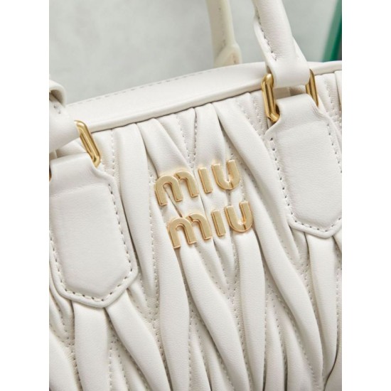 Replica di lusso Borse Alta Qualità tote Miu Miu Arcadie nappa trapuntata 5BB123 Bianco Imitazioni Cloni Borse Replica Alta Qualità tote Miu Miu Arcadie nappa trapuntata 5BB123 Bianco firmate