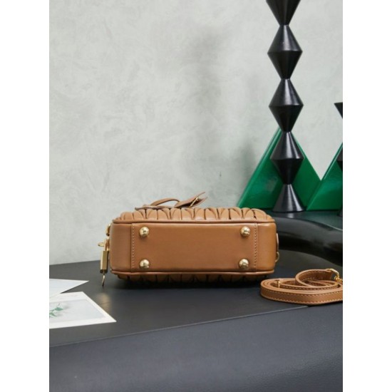Replica di lusso Borse Imitazioni tote Miu Miu Arcadie nappa trapuntata 5BB123 marrone Imitazioni Cloni Borse Imitazioni tote Miu Miu Arcadie nappa trapuntata 5BB123 marrone firmate
