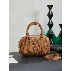 Borse tote Miu Miu Arcadie nappa trapuntata 5BB123 marrone