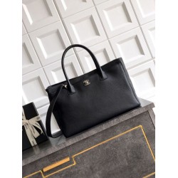 Borsa tote Chanel Executive Cerf nera