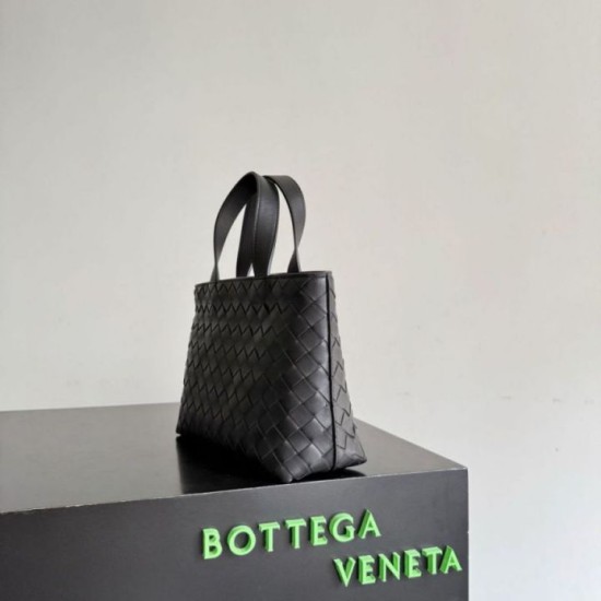 Replica di lusso Borse Imitazioni tote unsex piccola con cerniera intrecciata Bottega Veneta Nero Imitazioni Cloni Borse Imitazioni tote unsex piccola con cerniera intrecciata Bottega Veneta Nero firmate