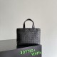 Replica di lusso Borse Imitazioni tote unsex piccola con cerniera intrecciata Bottega Veneta Nero Imitazioni Cloni Borse Imitazioni tote unsex piccola con cerniera intrecciata Bottega Veneta Nero firmate