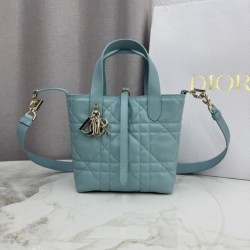 Borsa tote verticale Dior Toujours piccola Blu