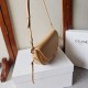 Replica di lusso Borsa Celine Halfmoon piccola morbida Triomphe albicocca Imitazioni Cloni Borsa Celine Halfmoon piccola morbida Triomphe albicocca firmate