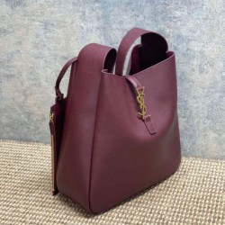 Replica di lusso Borsa Hobo Grande YSL Saint Laurent Le 5 à 7 morbida Borgogna Imitazioni Replica Perfetta Borsa Hobo Grande YSL Saint Laurent Le 5 à 7 morbida Borgogna firmate