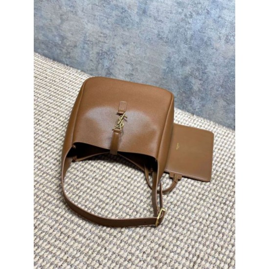Replica di lusso Borse Imitazioni a tracolla piccola morbida Hobo YSL Saint Laurent Le 5 À 7 morbida marrone Imitazioni Cloni Borse Imitazioni a tracolla piccola morbida Hobo YSL Saint Laurent Le 5 À 7 morbida marrone firmate