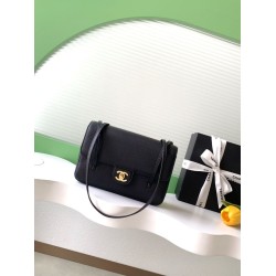 Borsa a tracolla Chanel 26P Preppy Coco AP6130 nera