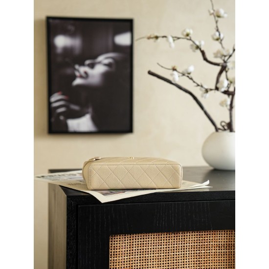 Replica di lusso Chanel 26P Beauty case sottile con manico superiore trapuntato e catena AP5100 Beige Imitazioni Cloni Chanel 26P Beauty case sottile con manico superiore trapuntato e catena AP5100 Beige firmate