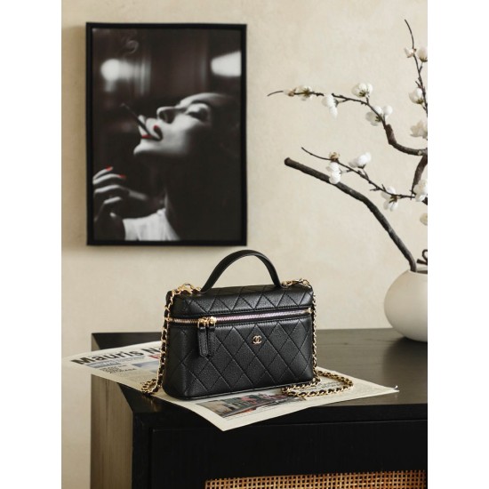 Replica di lusso Chanel 26P Beauty case sottile con manico superiore trapuntato e catena AP5100 nero Imitazioni Cloni Chanel 26P Beauty case sottile con manico superiore trapuntato e catena AP5100 nero firmate