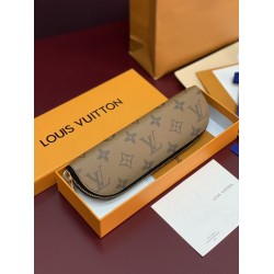 Astuccio Portamatite Louis Vuitton Charlotte GI1165 marrone