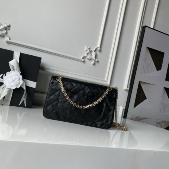 Replica di lusso Borsa Chanel Reissue 2.55 26S pelle rugosa/gonfia Double Flap A37586 nera Imitazioni Cloni Borsa Chanel Reissue 2.55 26S pelle rugosa/gonfia Double Flap A37586 nera firmate