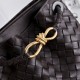 Replica di lusso Borse a secchiello piccola Andiamo di Bottega Veneta Borgogna Imitazioni Cloni Borse Replica a secchiello piccola Andiamo di Bottega Veneta Borgogna firmate