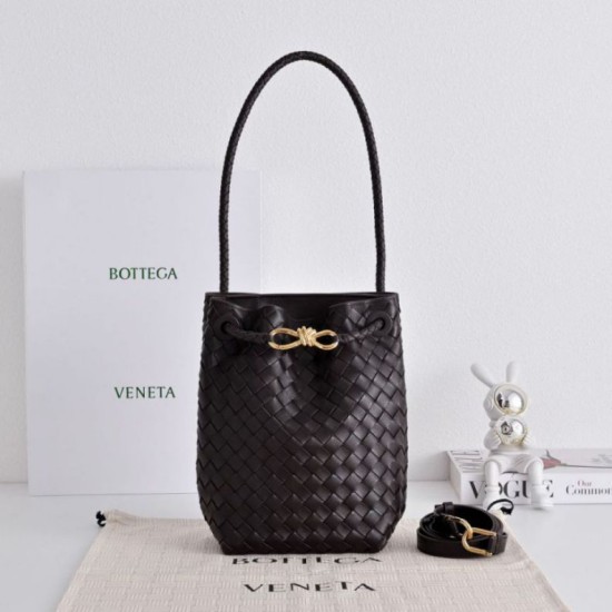 Replica di lusso Borse a secchiello piccola Andiamo di Bottega Veneta Borgogna Imitazioni Cloni Borse Replica a secchiello piccola Andiamo di Bottega Veneta Borgogna firmate