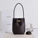 Replica di lusso Borse a secchiello piccola Andiamo di Bottega Veneta Borgogna Imitazioni Cloni Borse Replica a secchiello piccola Andiamo di Bottega Veneta Borgogna firmate
