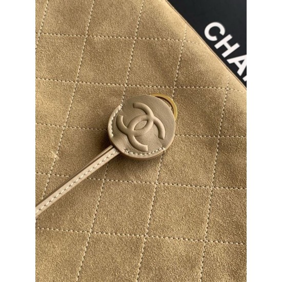 Replica di lusso Borsa Chanel 26S Maxi Bowling AS6211 scamosciata di vitello beige scuro Imitazioni Cloni Borsa Chanel 26S Maxi Bowling AS6211 scamosciata di vitello beige scuro firmate
